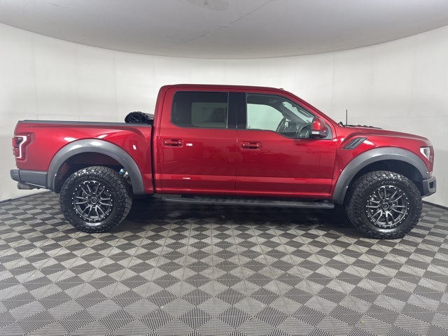 2017 Ford F-150 Raptor photo 2