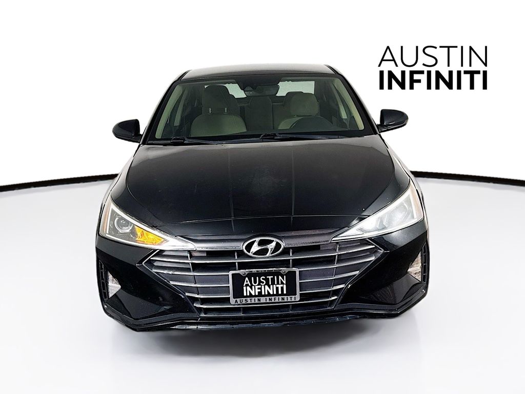 2020 Hyundai Elantra SEL photo 2