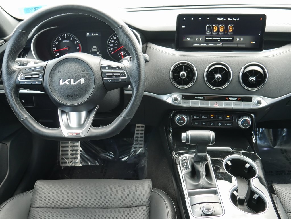 2022 Kia Stinger GT-Line photo 14