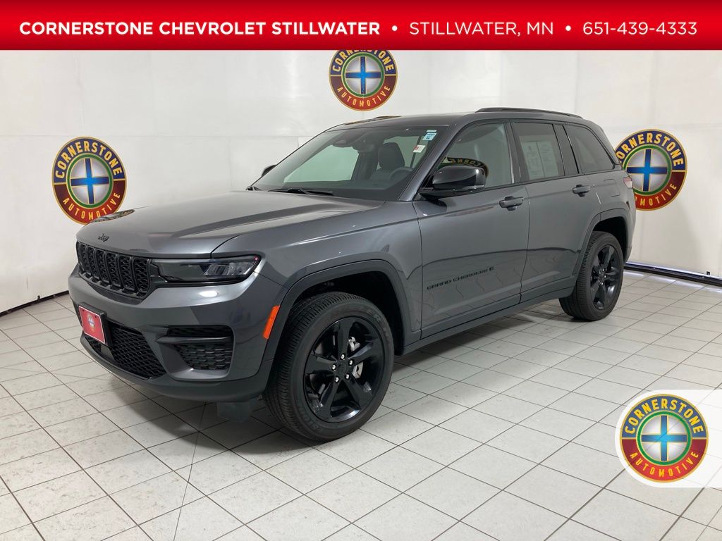 2024 Jeep Grand Cherokee Altitude's photo