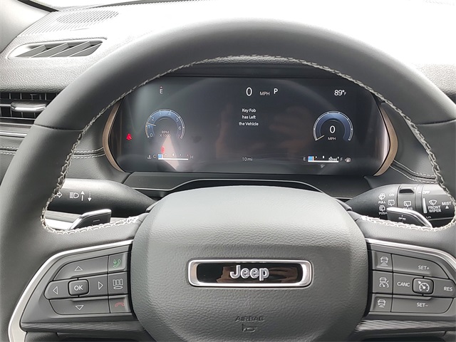 2025 Jeep Grand Cherokee Laredo Altitude photo 12