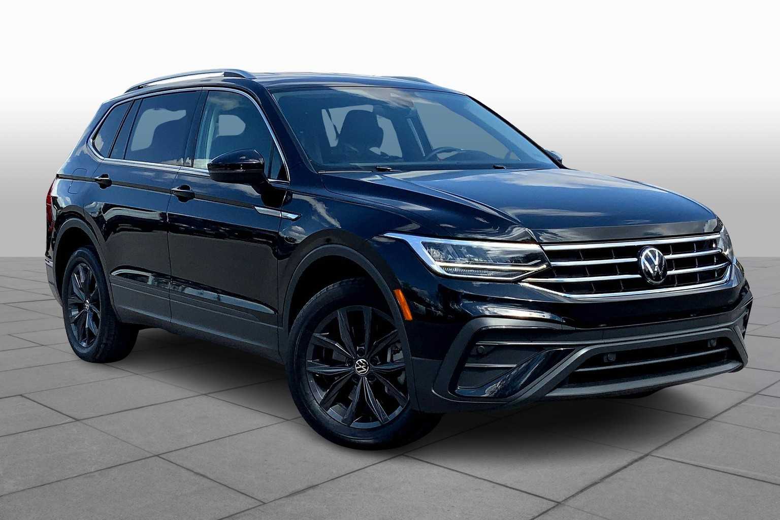 2024 Volkswagen Tiguan SE Wolfsburg Edition photo 2