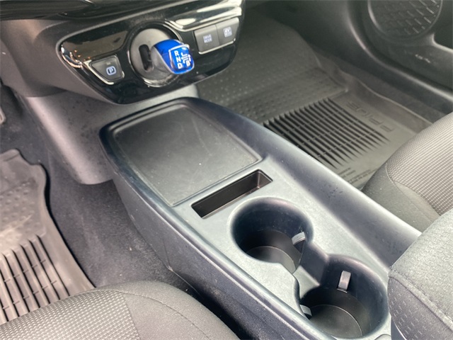 2022 Toyota Prius L photo 27