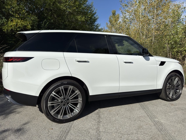 2025 Land Rover Range Rover Sport SE photo 5