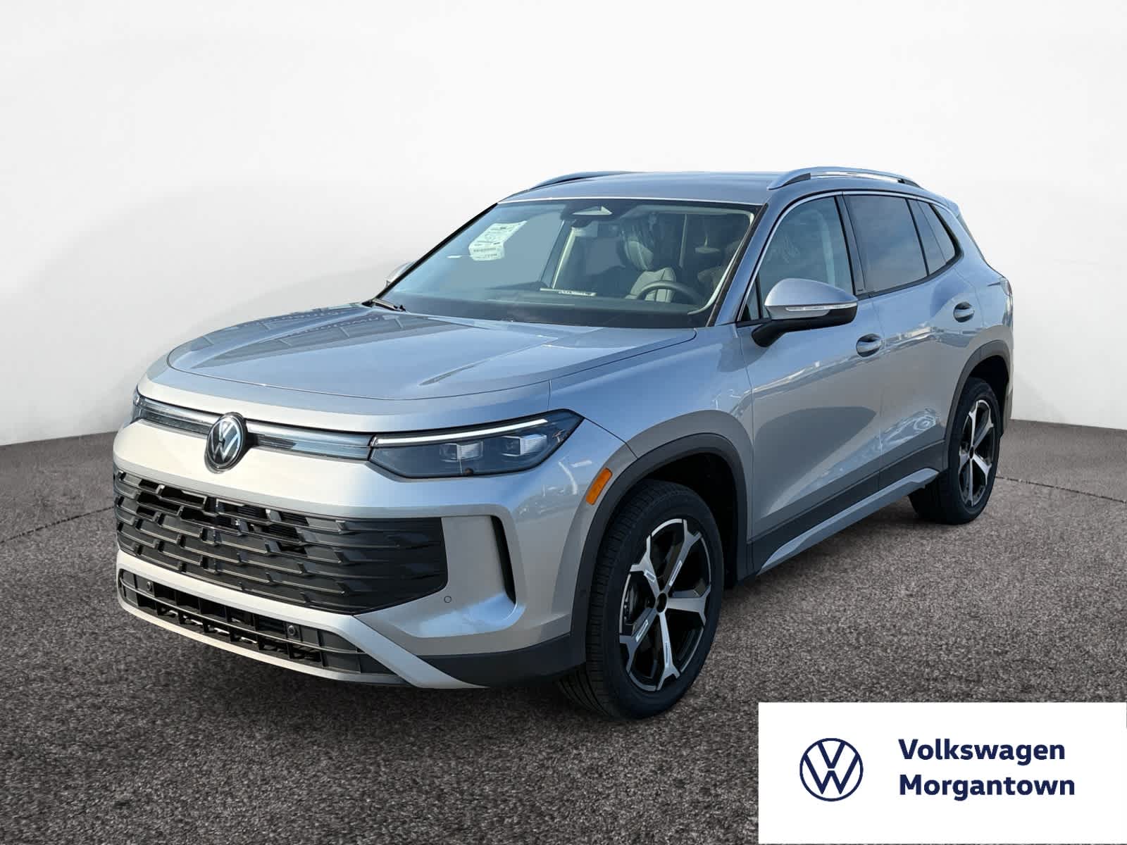 2025 Volkswagen Tiguan SE's photo