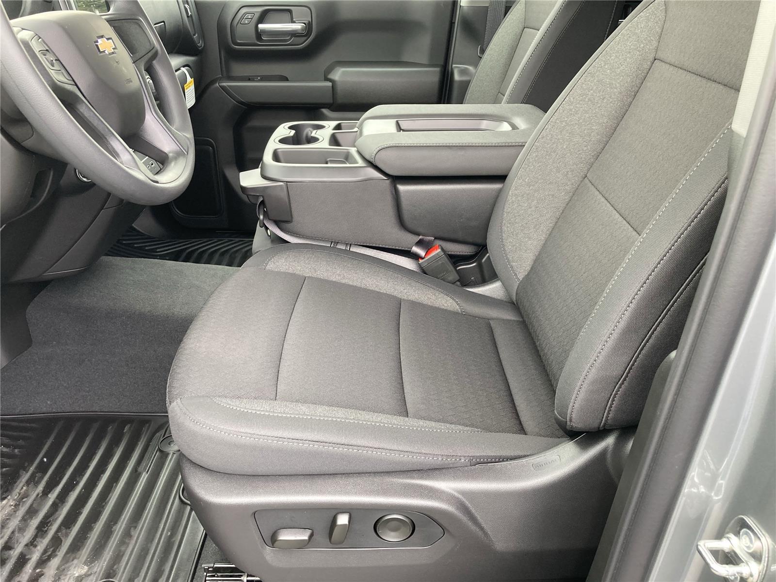 2026 Chevrolet Silverado 1500 Custom photo 30