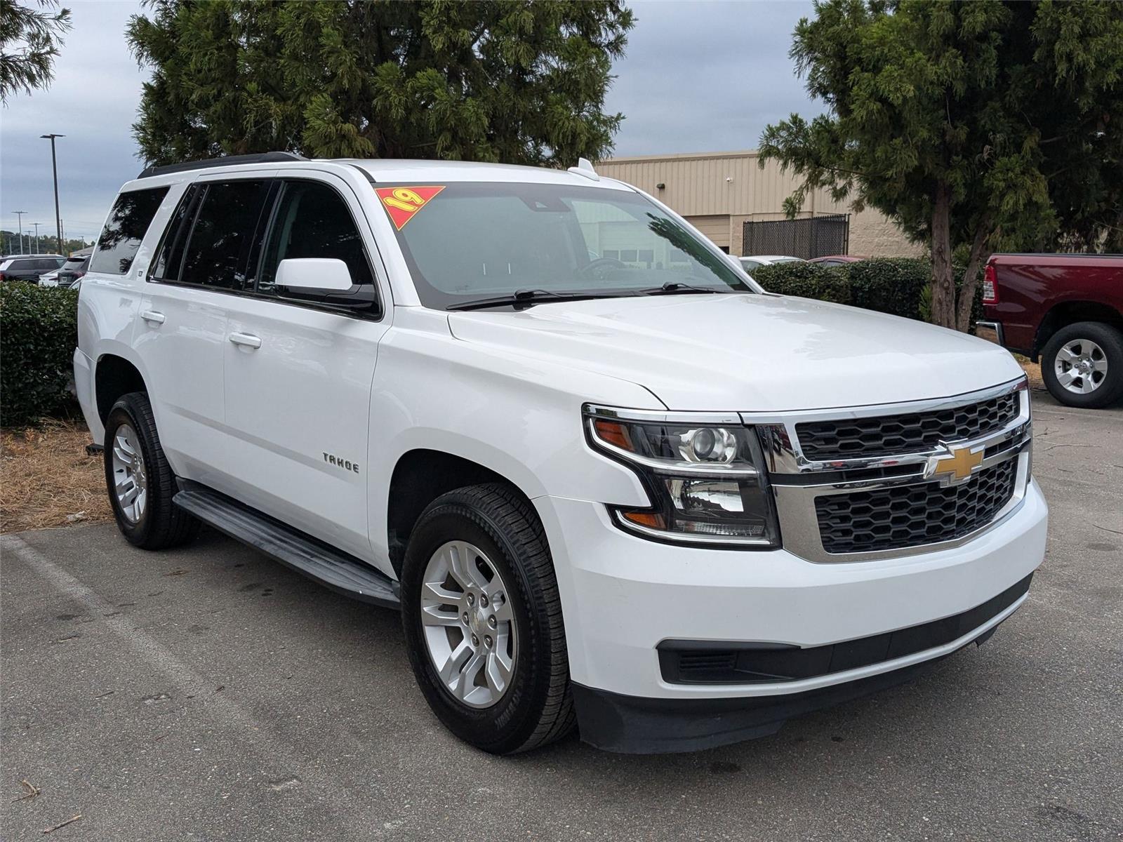 2019 Chevrolet Tahoe LT photo 3