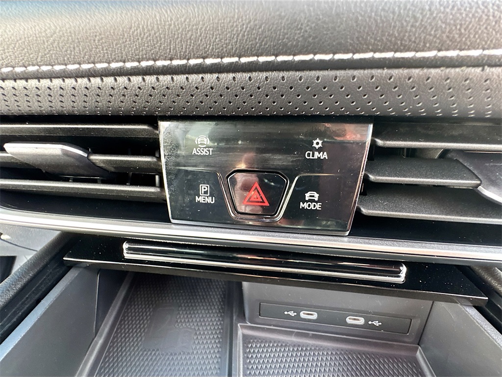 2024 Volkswagen Atlas SE Technology photo 34