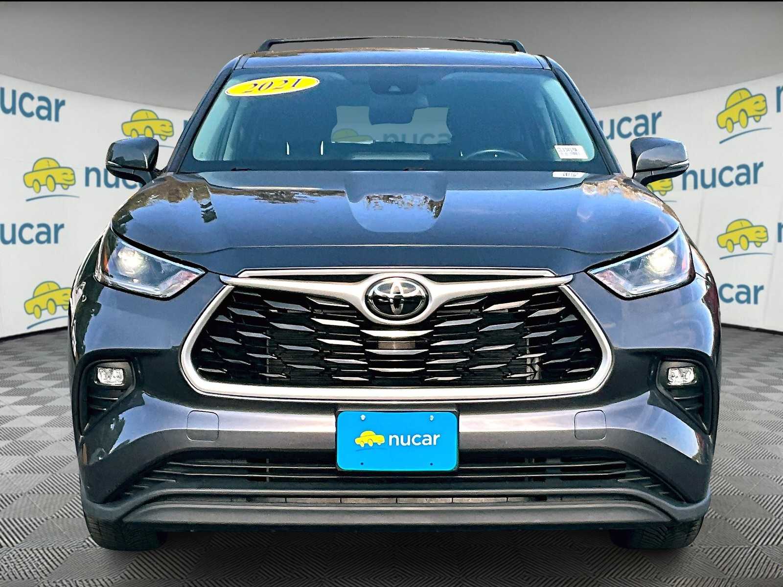 2021 Toyota Highlander LE photo 2