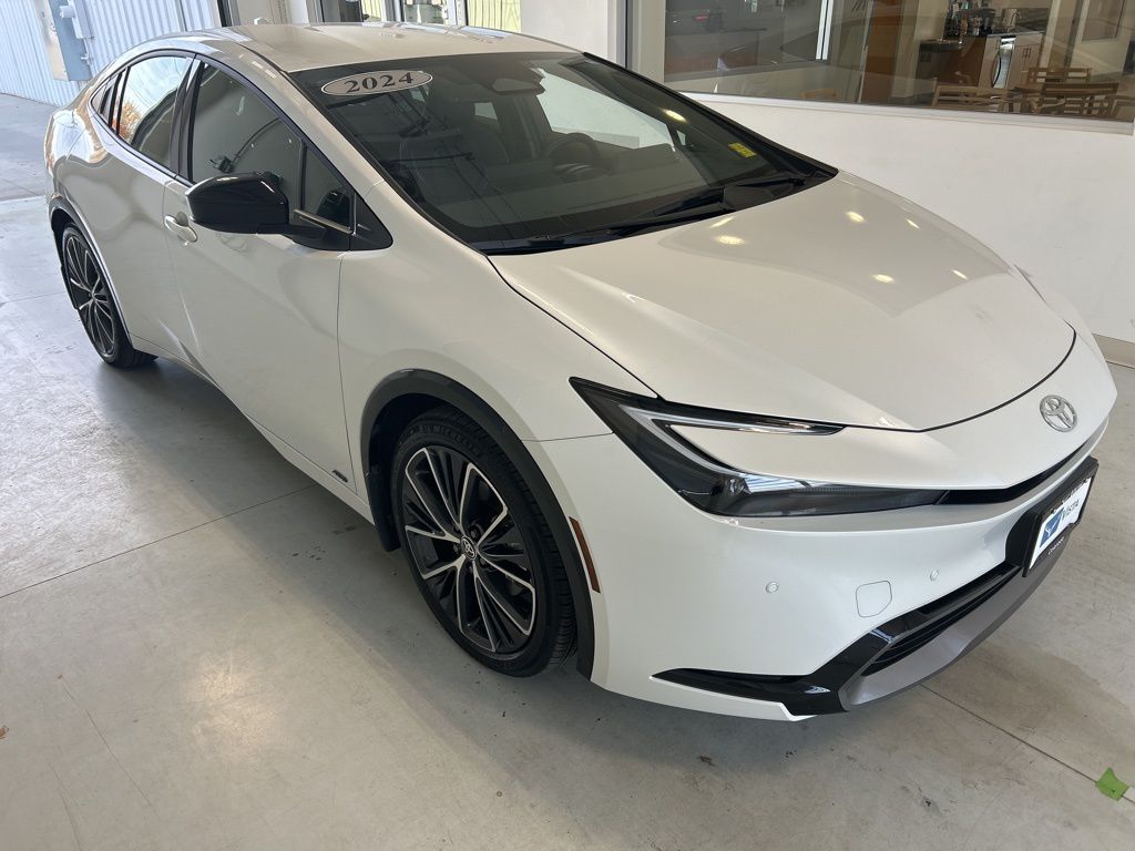 2024 Toyota Prius XLE's photo