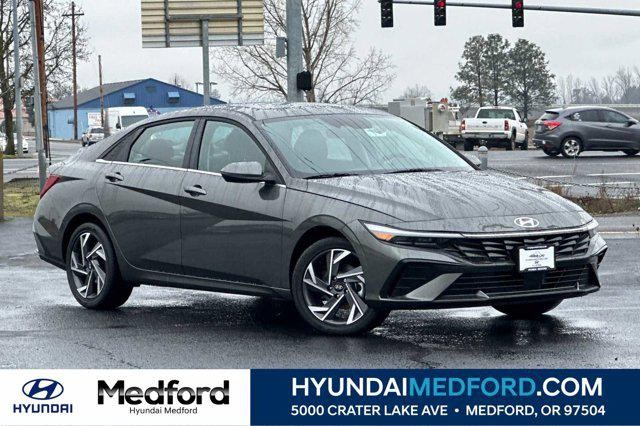 New 2025 Hyundai ELANTRA HYBRID Limited 4dr Car in Medford #46840 ...