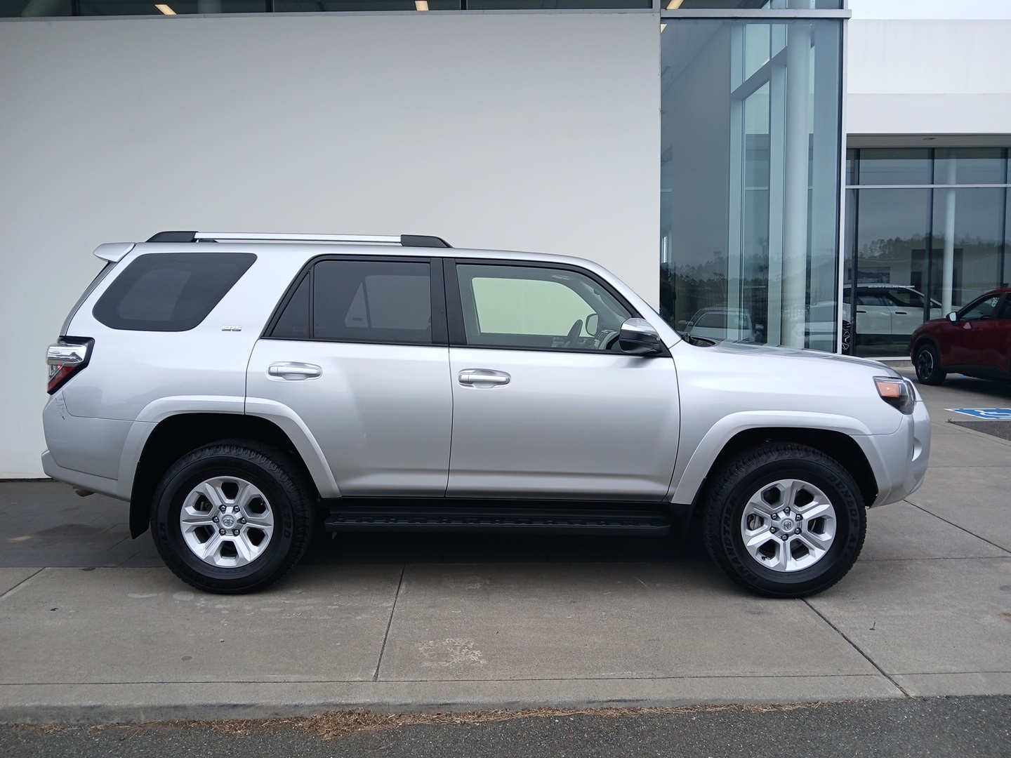 2024 Toyota 4Runner SR5 photo 4