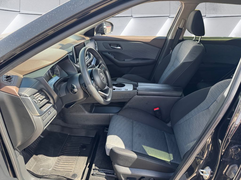 2023 Nissan Rogue SV photo 7