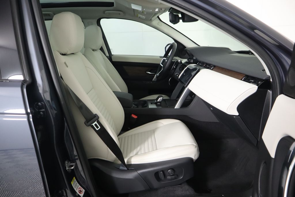 2025 Land Rover Discovery Sport S photo 19