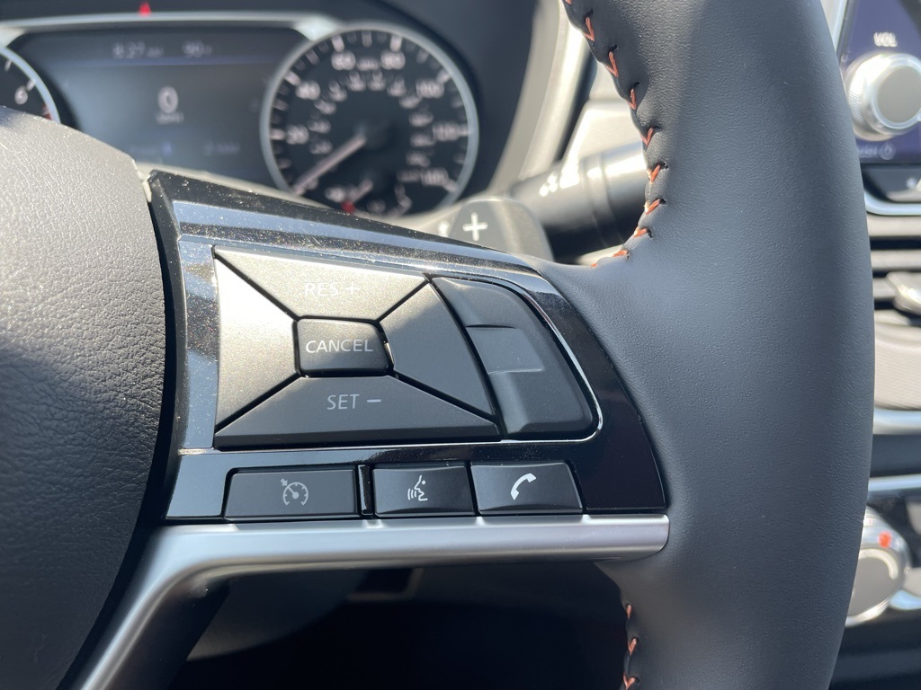 2025 Nissan Altima SR photo 10