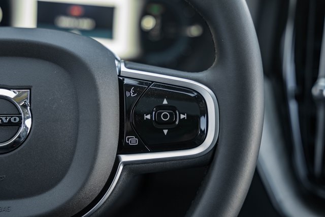 2025 Volvo XC60 Hybrid T8 Plus photo 24