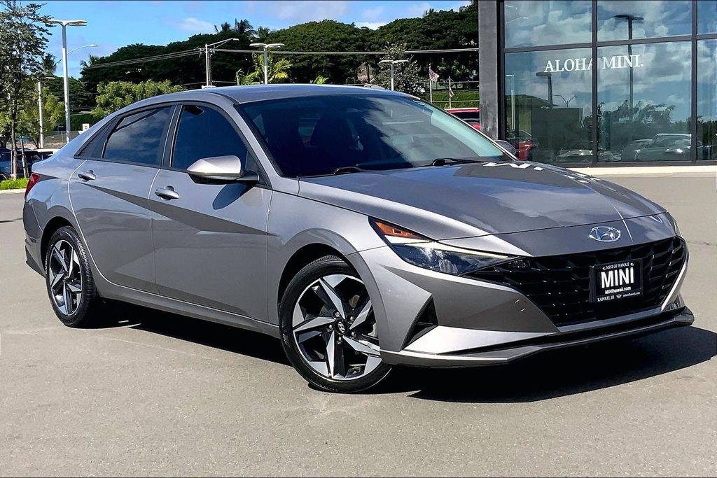2023 Hyundai Elantra SEL's photo