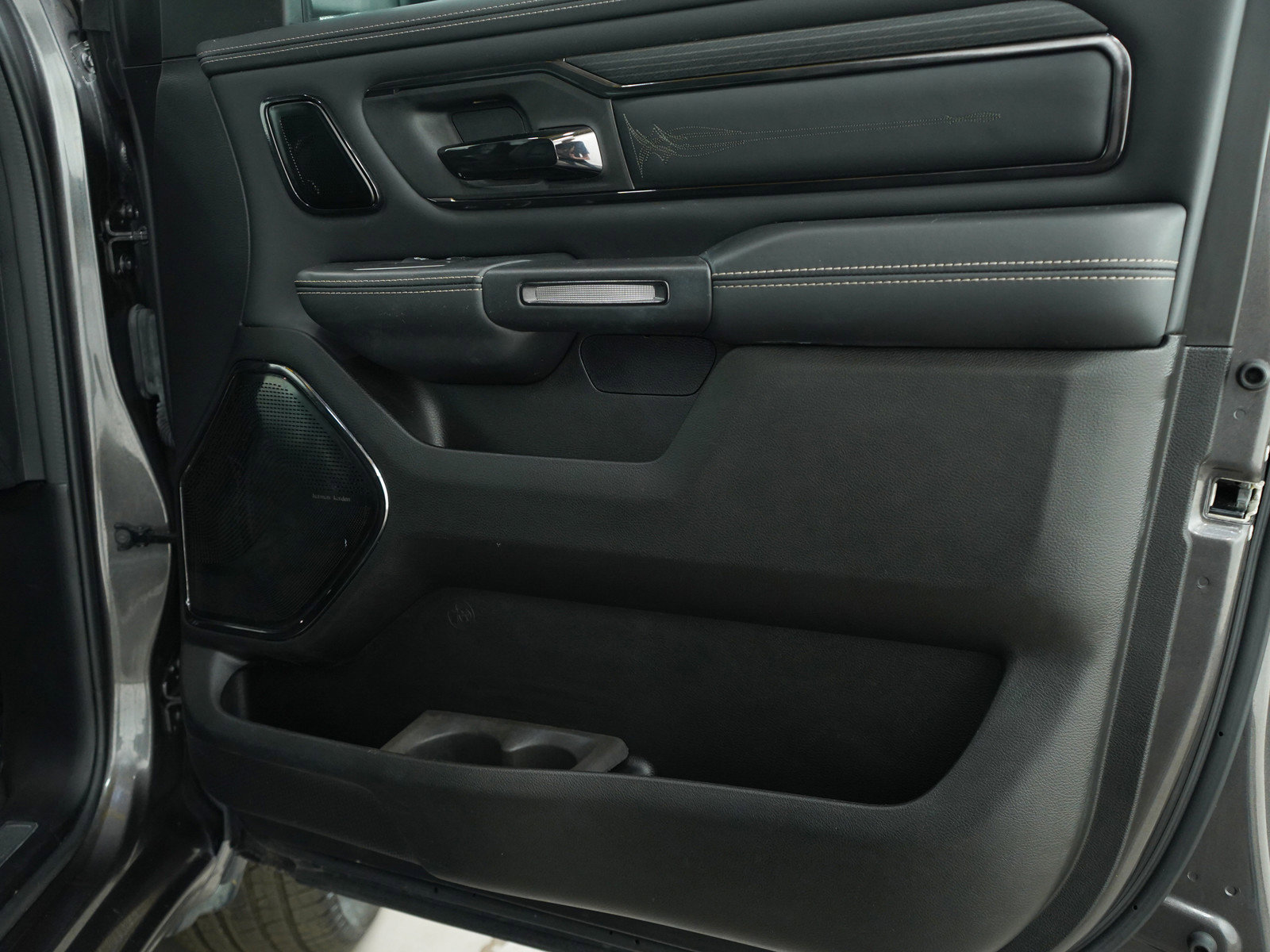 2023 Ram 1500 Limited photo 8