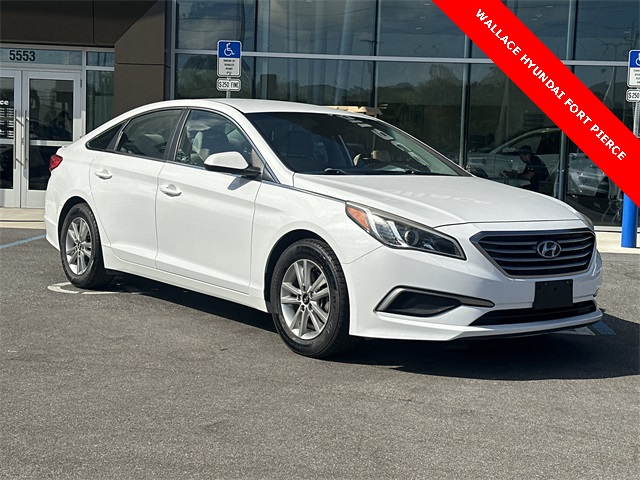 2017 Hyundai Sonata Base photo 4