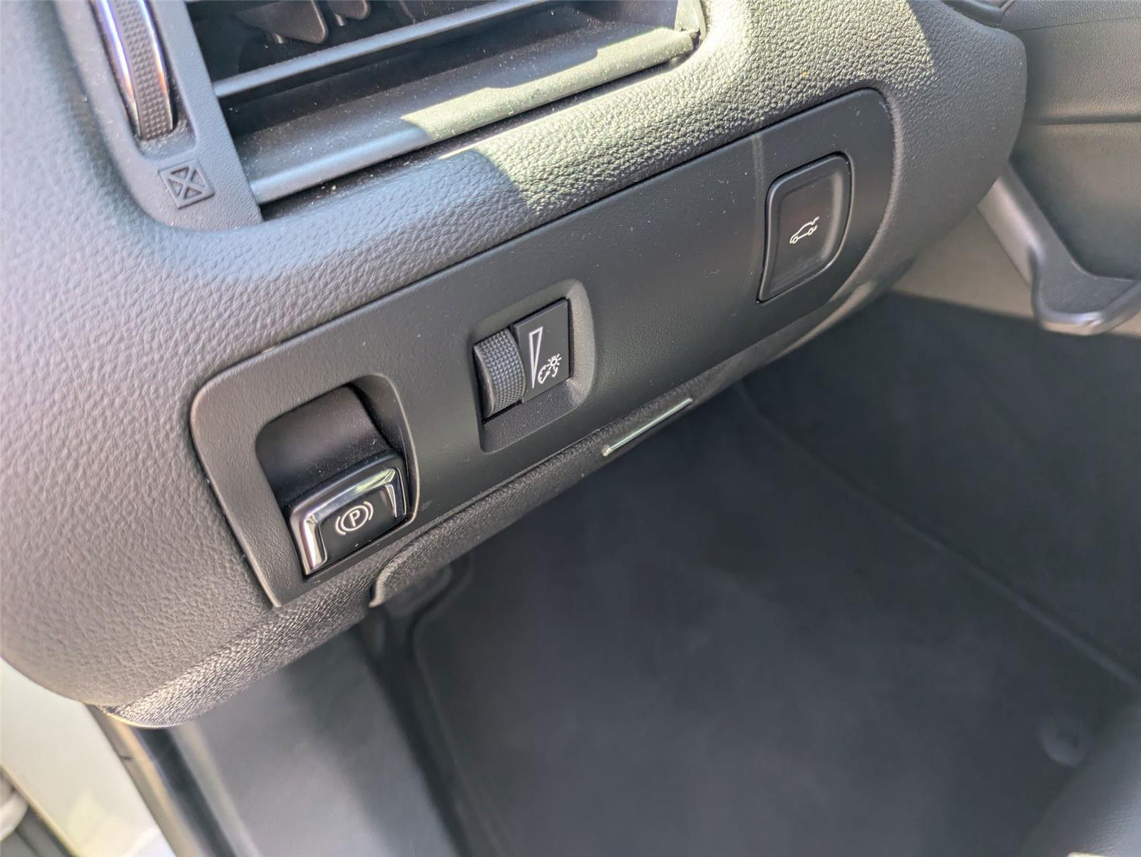2017 Chevrolet Impala 1LT photo 14