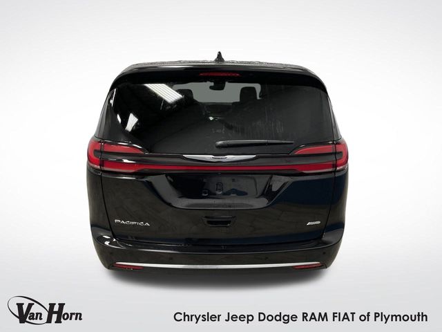 2025 Chrysler Pacifica photo 11