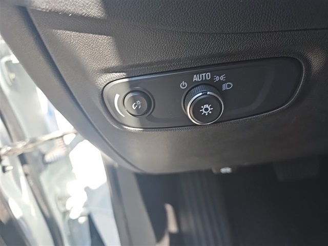 2024 Chevrolet Equinox LT photo 21