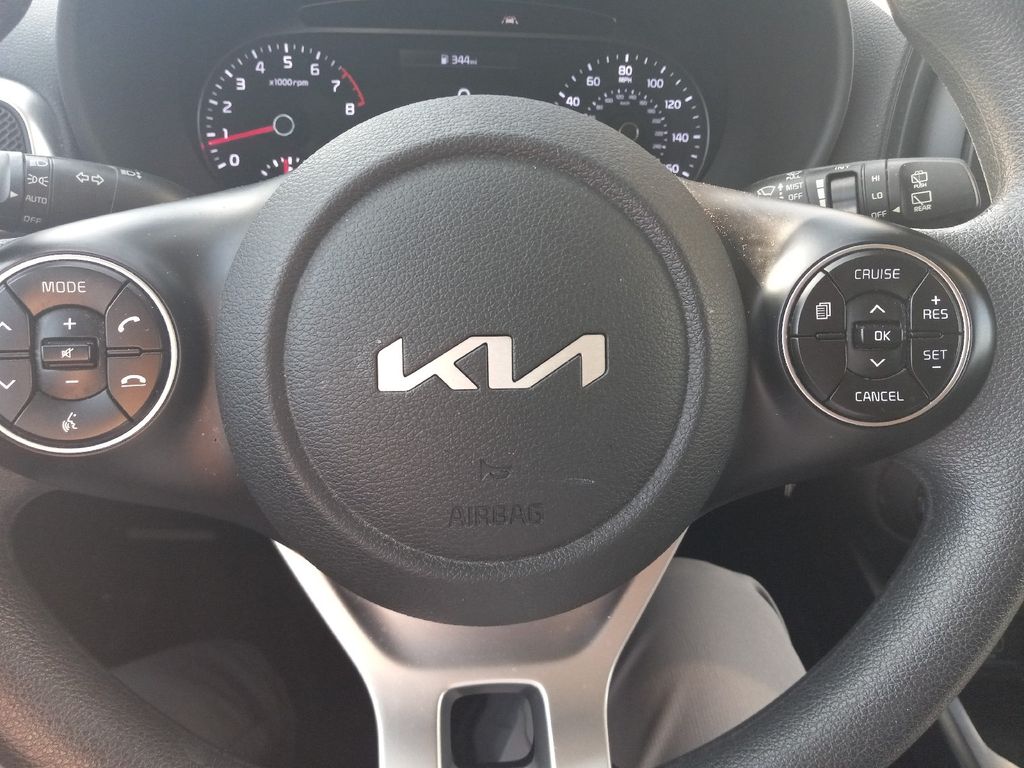 2022 Kia Soul LX photo 9