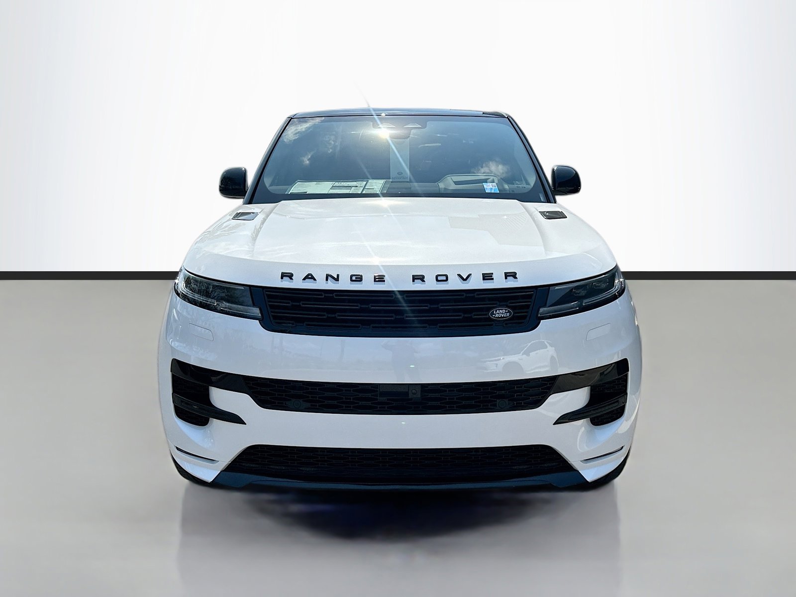 2025 Land Rover Range Rover Sport SE photo 2