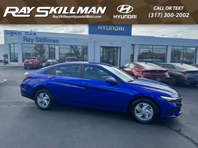 2025 Hyundai Elantra SE's photo