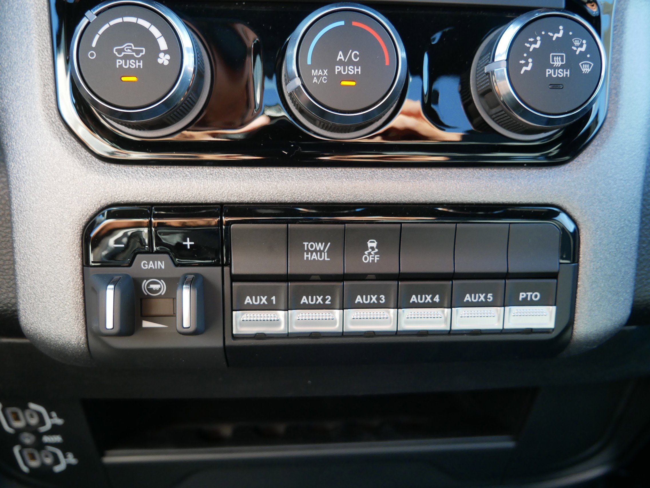 2026 Ram 3500 Tradesman photo 9