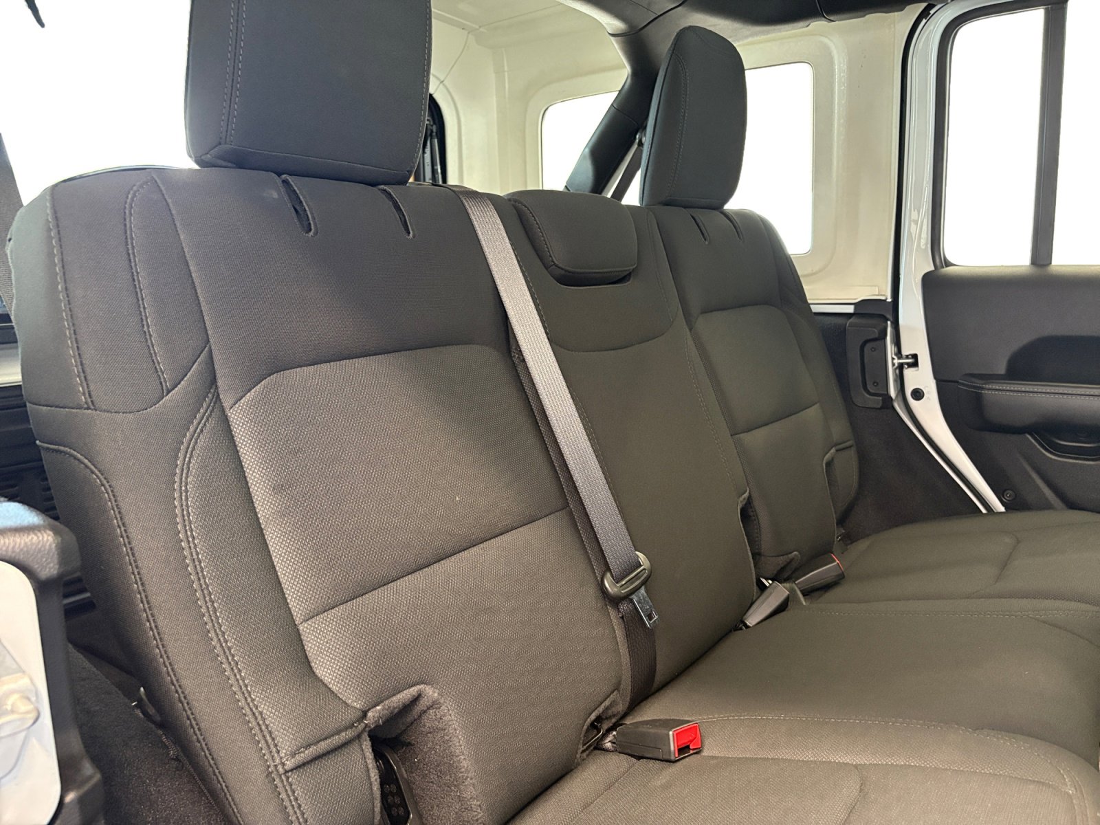 2021 Jeep Wrangler Unlimited Sahara photo 28