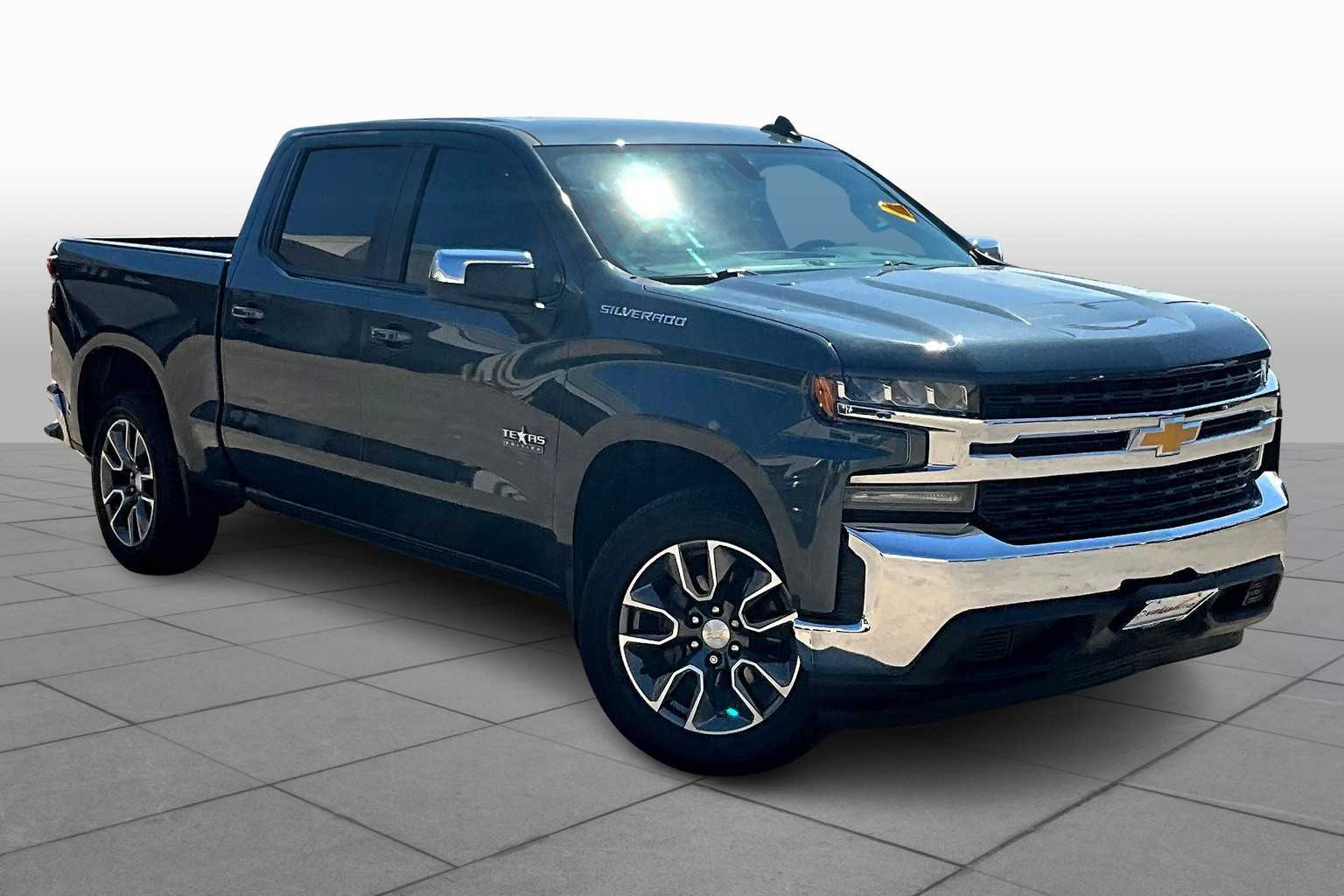 2019 Chevrolet Silverado 1500 LT photo 2