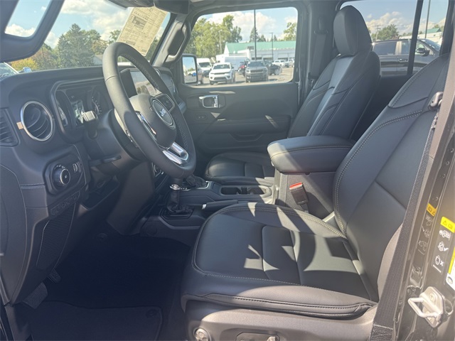 2025 Jeep Wrangler Sahara photo 21