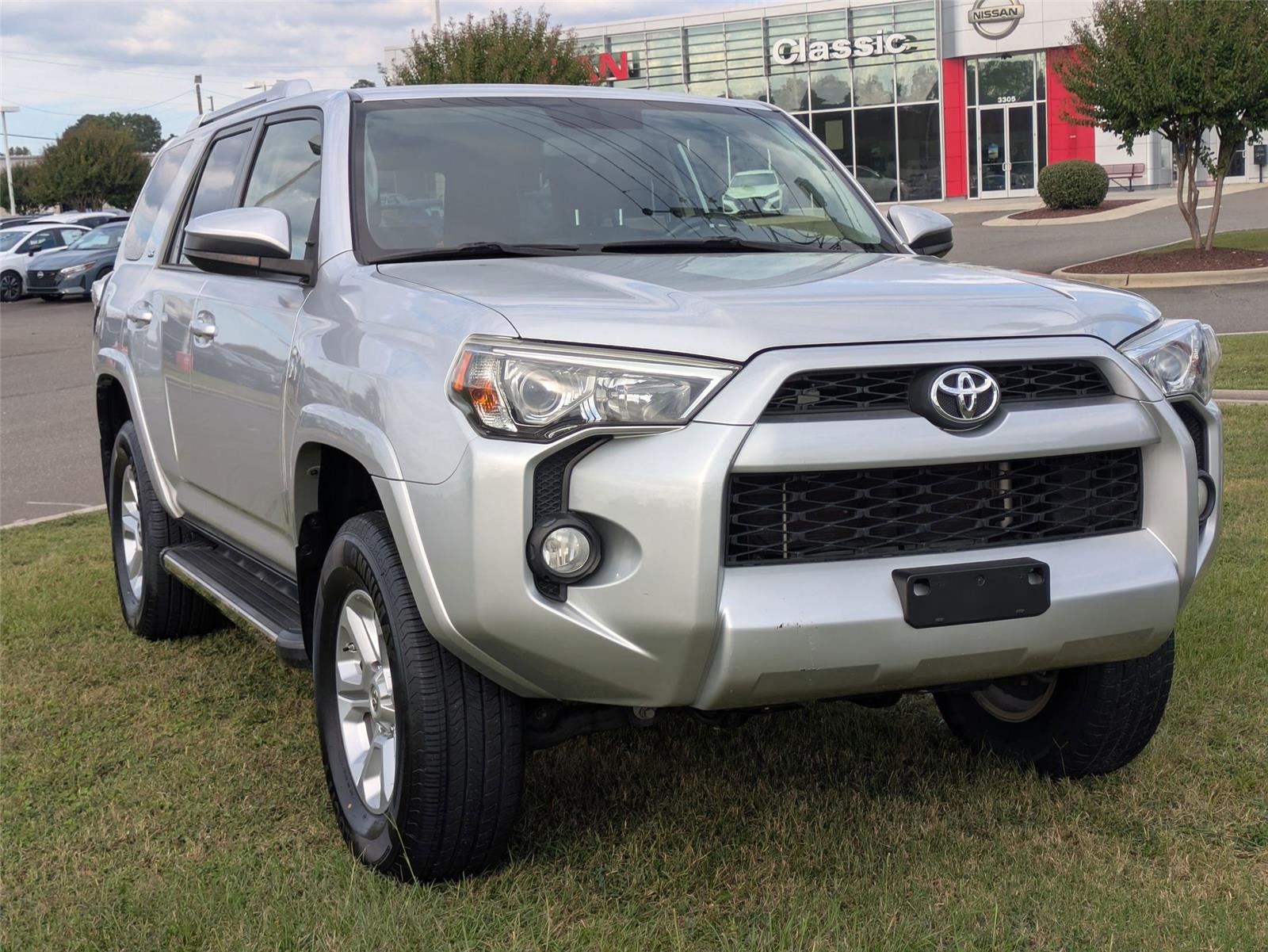 2018 Toyota 4Runner Limited SR5 Premium photo 3