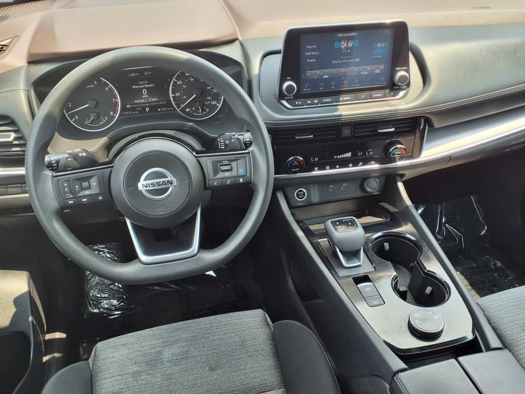 2021 Nissan Rogue SV photo 4