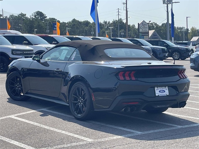 2025 Ford Mustang GT photo 3