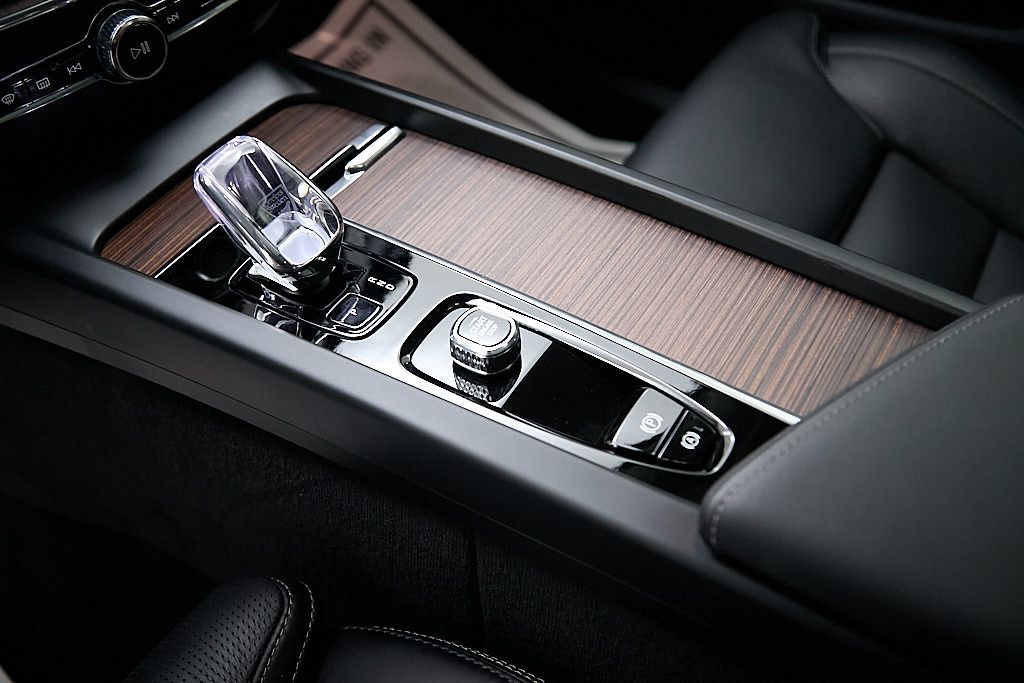 2024 VOLVO XC60 - Image 19