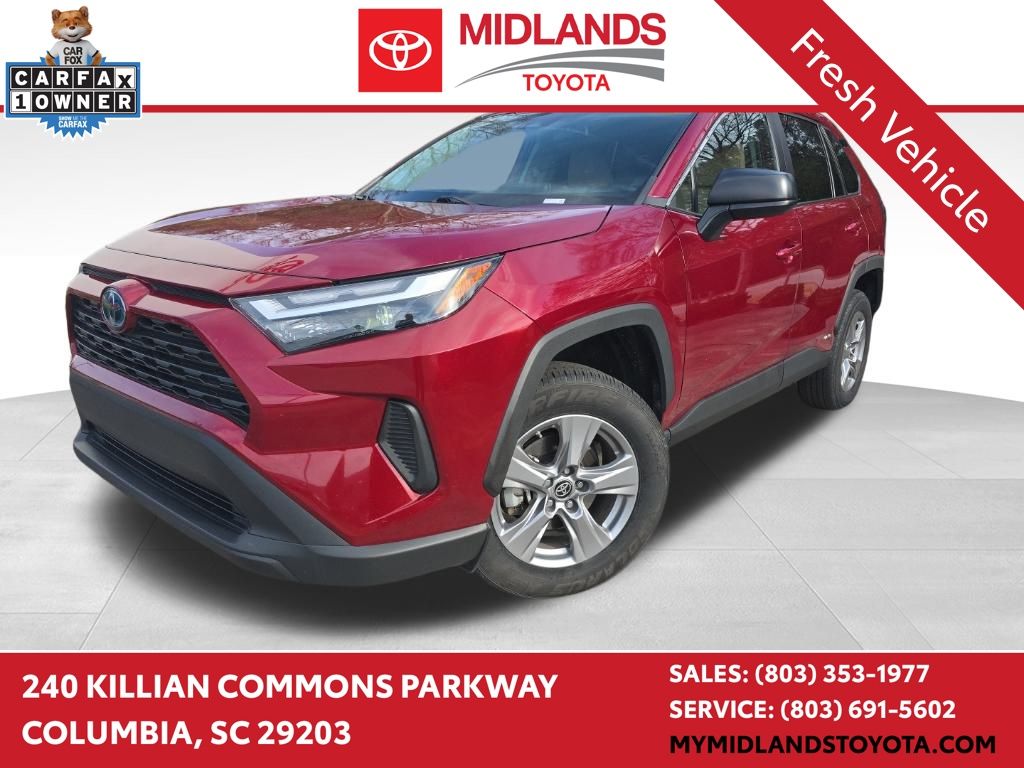 2024 Toyota RAV4 LE's photo