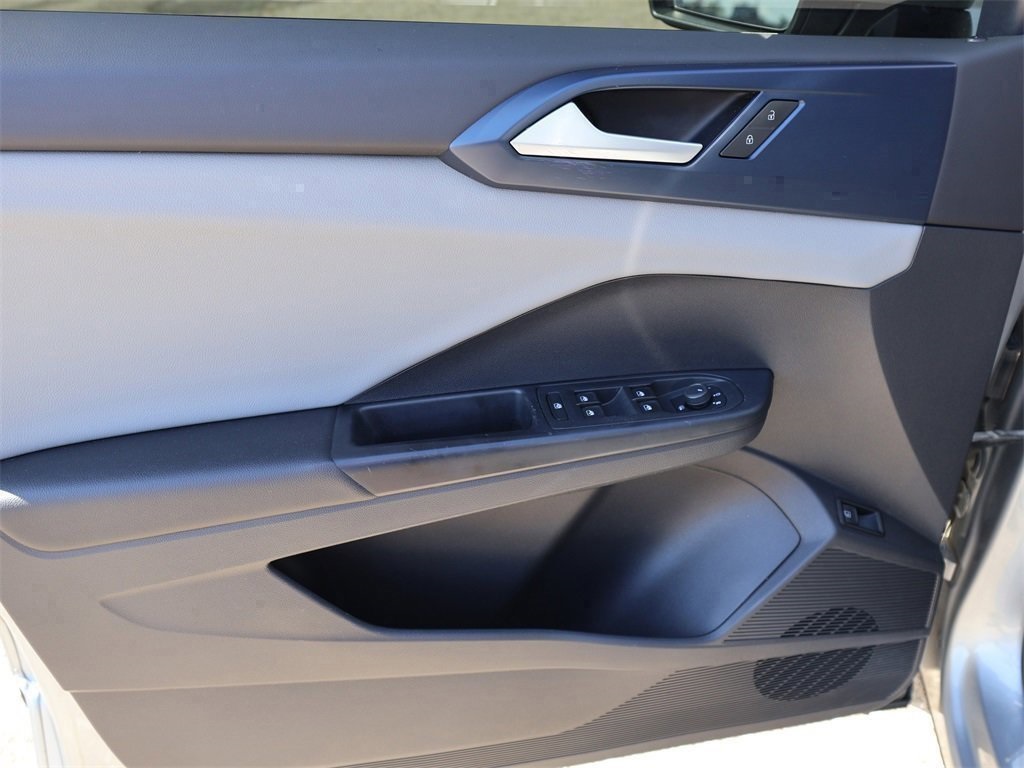 2022 Volkswagen Taos SE photo 10