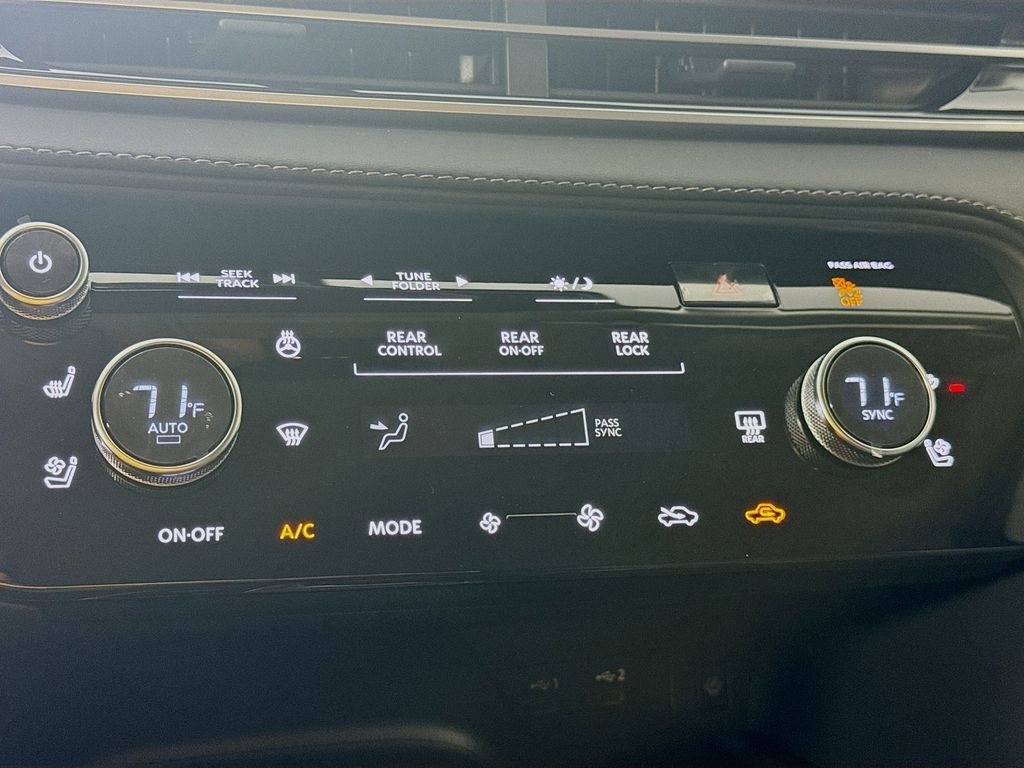2026 Infiniti QX60 Luxe photo 16