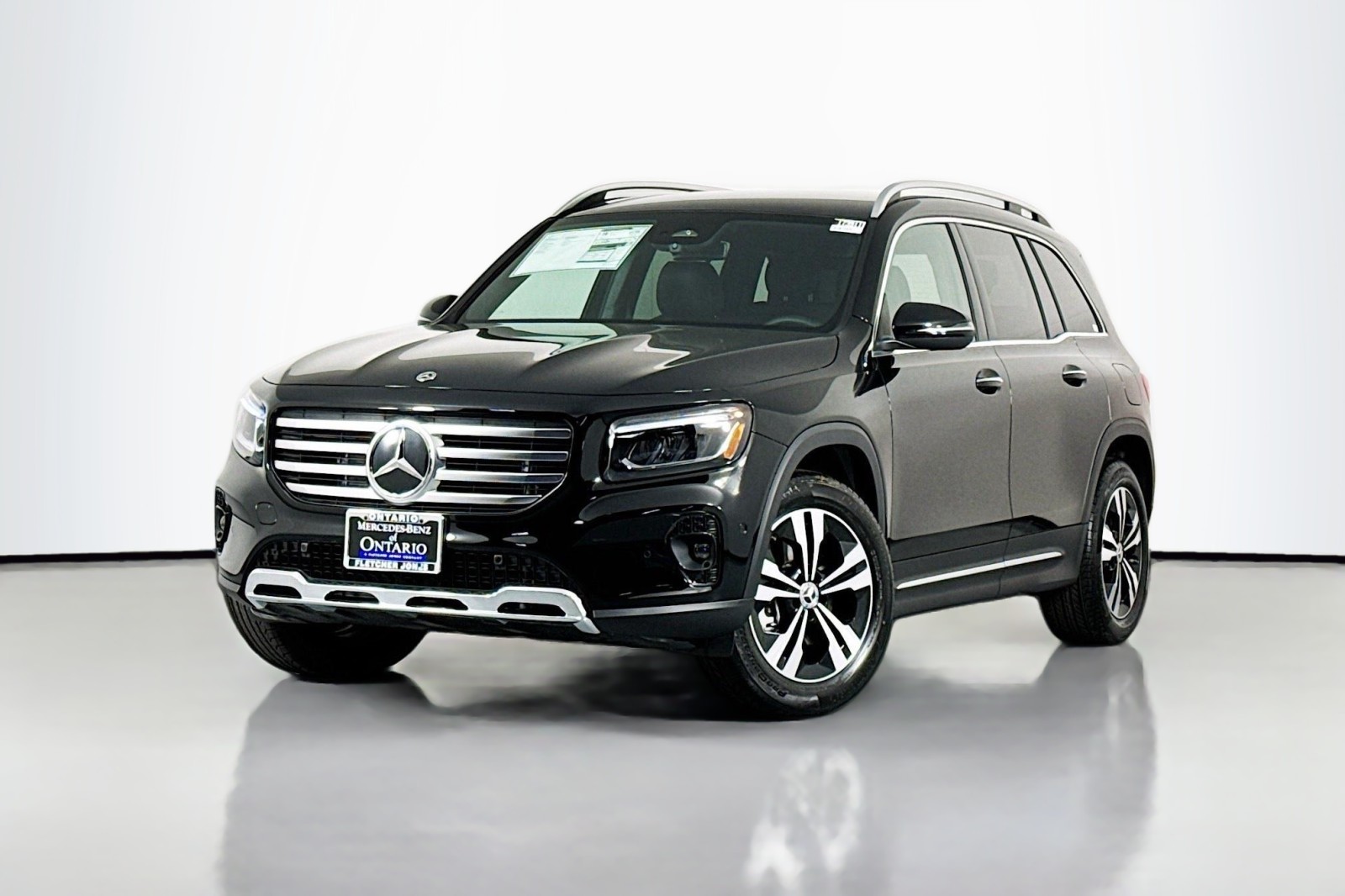 2025 Mercedes-Benz GLB Base's photo