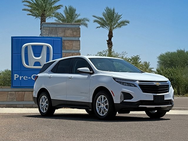 2024 Chevrolet Equinox LT photo 3