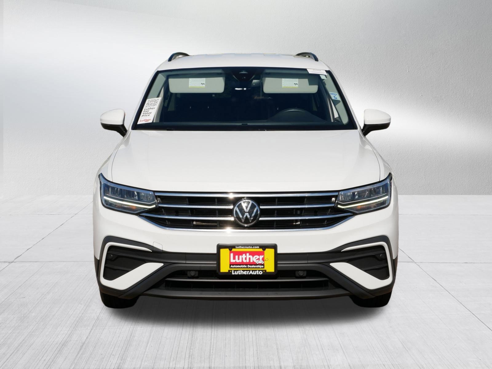 2022 Volkswagen Tiguan S photo 2