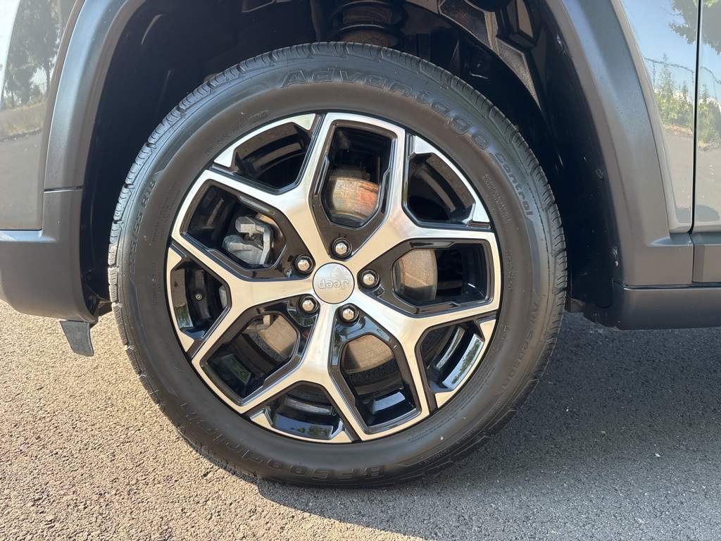 2024 Jeep Compass Latitude photo 8