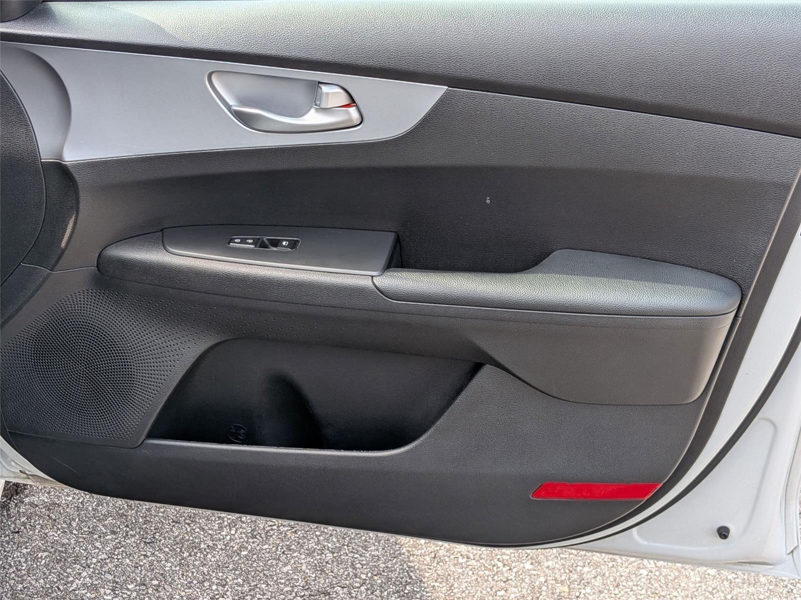 2023 Kia Forte LXS photo 32