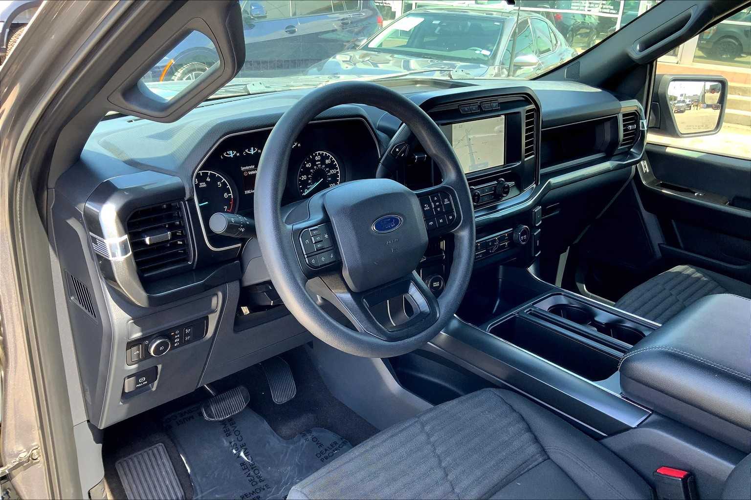 2022 Ford F-150 XL photo 17
