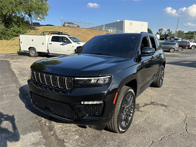 Certified 2025 Jeep Grand Cherokee Summit with VIN 1C4RJHEG8S8670375 for sale in Kansas City