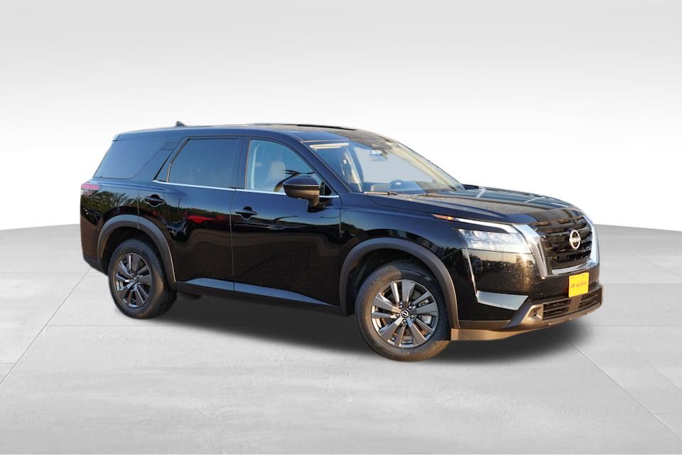 2024 Nissan Pathfinder S photo 2