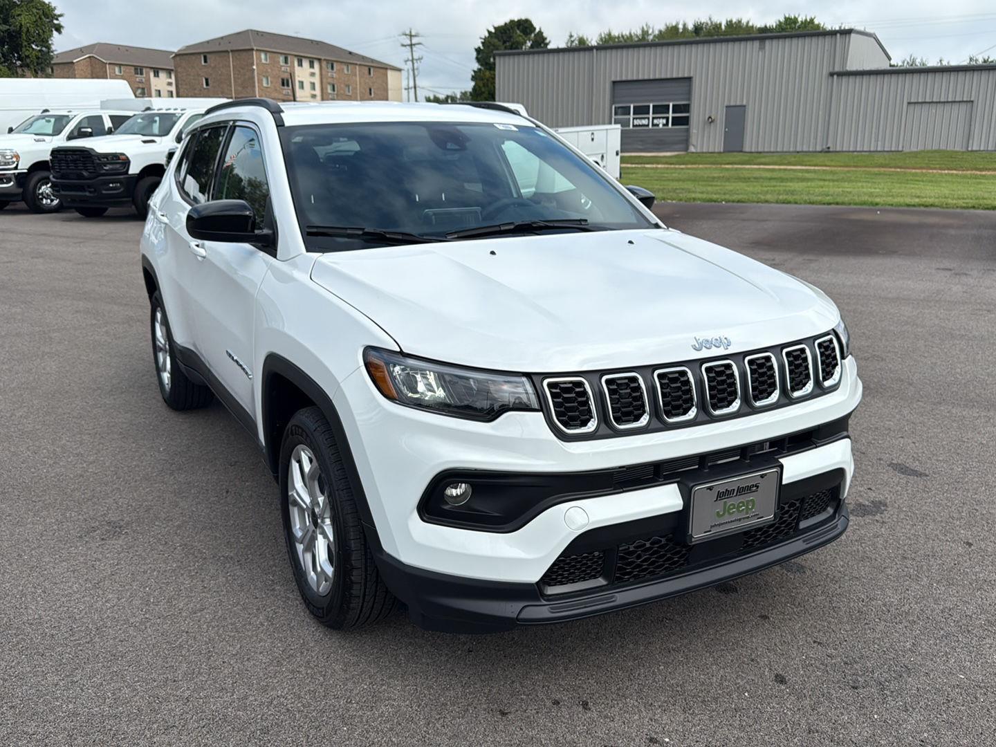 2025 Jeep Compass Latitude photo 2
