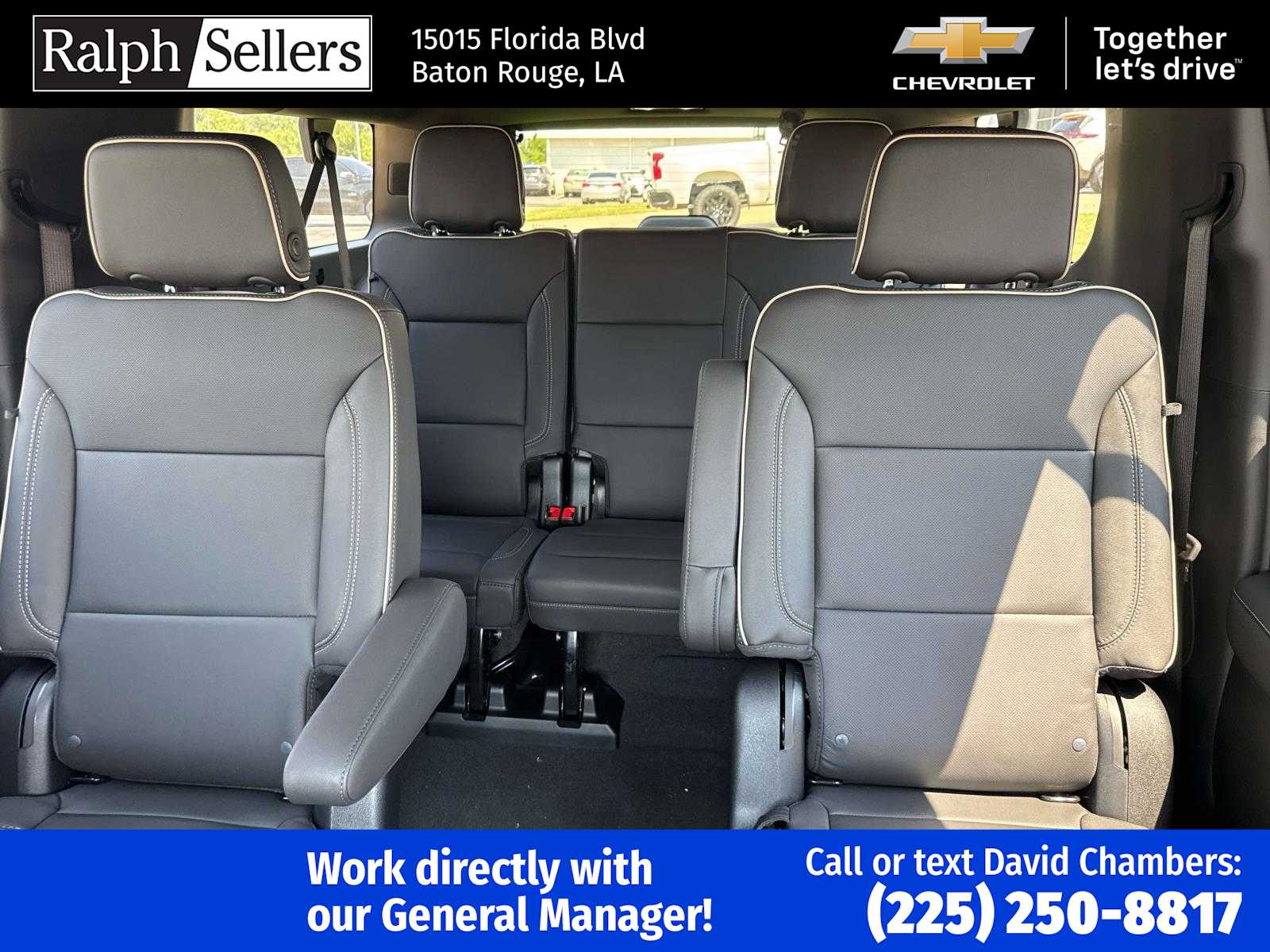 2025 Chevrolet Suburban Premier photo 8
